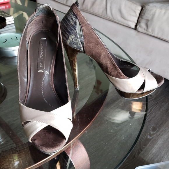 Shoes - Picture 1 of 3